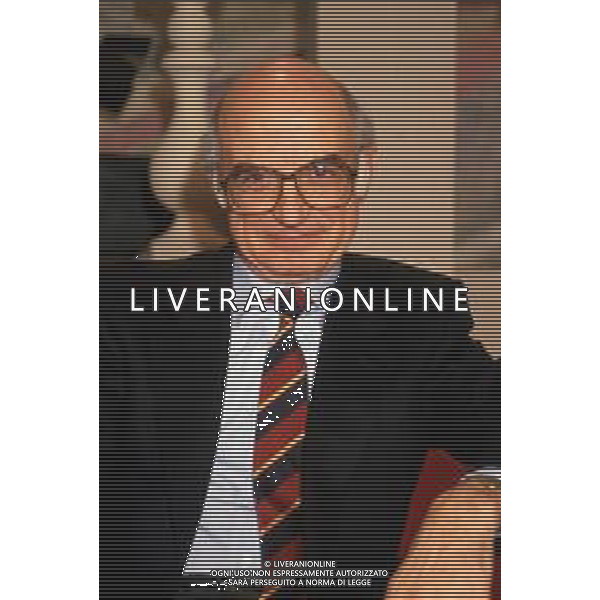 DIAP- RETROSPETTIVA ANTONIO LUBRANO GIORNALISTA E CONDUTTORE TELEVISIVO NELLA FOTO ANTONIO LUBRANO CONDUTTORE TELEVISIVO  AG ALDO LIVERANI SAS  