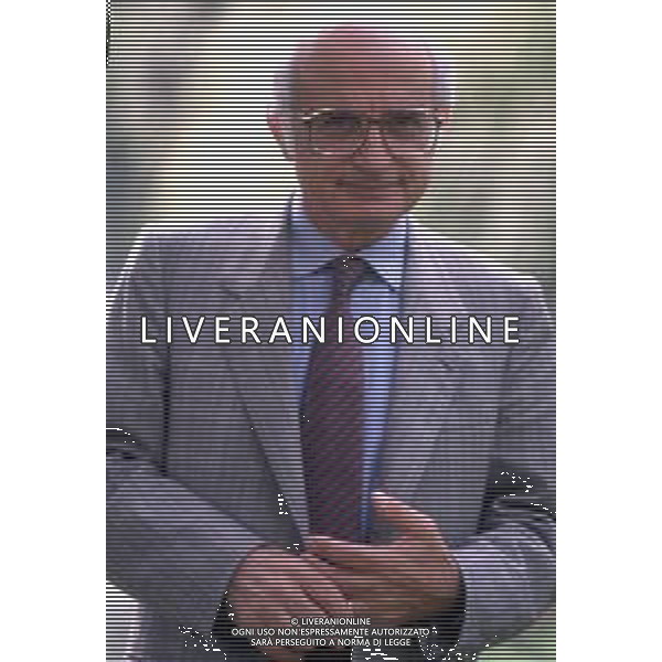 DIAP--RETROSPETTIVA ANTONIO LUBRANO GIORNALISTA E CONDUTTORE TELEVISIVO NELLA FOTO ANTONIO LUBRANO CONDUTTORE TELEVISIVO CON IL FIGLIO EDORDO AG ALDO LIVERANI SAS 