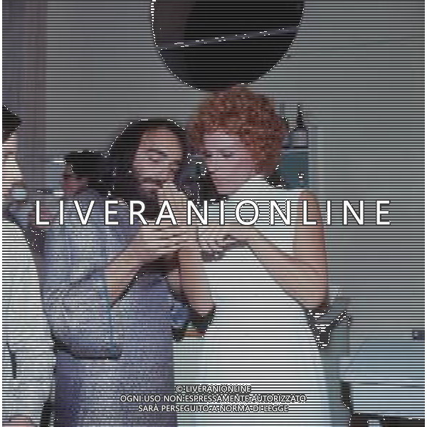 COL- RETROSPETTIVA ORNELLA VANONI CANTANTE NELLA FOTO ORNELLA VANONI A VENEZIA NELL’ANNO 1970 CON DEMIS ROUSSOS AG ALDO LIVERANI SAS