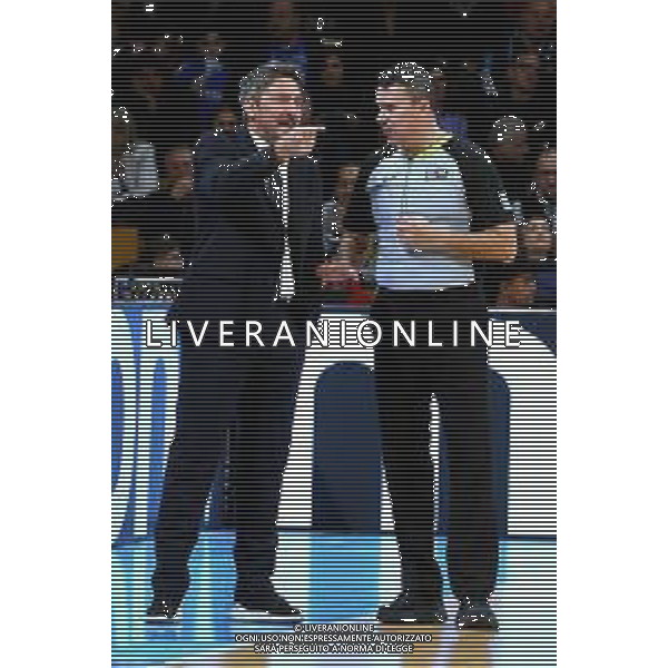 Reggio Calabria 23/02/2025 PalaCalafiore. Qualificazioni EuroBasket 2025 Italia vs Ungheria. In foto Il Coach dell\'Italia Gianmarco Pozzecco discute una decisione presa dall\'aribitro Foto Pasquale Garreffa/Agenzia Liverani Sas AGENZIA ALDO LIVERANI SAS