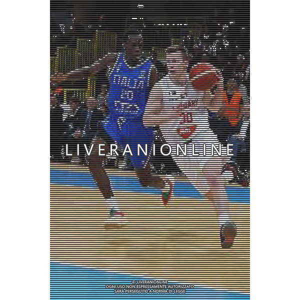 Reggio Calabria 23/02/2025 PalaCalafiore. Qualificazioni EuroBasket 2025 Italia vs Ungheria. In foto Somogyi Ungheria e Niang Italia Foto Pasquale Garreffa/Agenzia Liverani Sas AGENZIA ALDO LIVERANI SAS