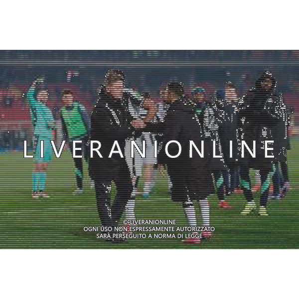 TVEM February 21, 2025 Lecce, Italy - US Lecce vs Udinese Calcio - Italian soccer serie A 2024/25 - Via Del Mare Stadium. In the pic: Alexis Sanchez of Udinese Calcio and coach Kosta Runjaic of Udinese Calcio foto emmanuele mastrodonato-ag aldo liverani sas