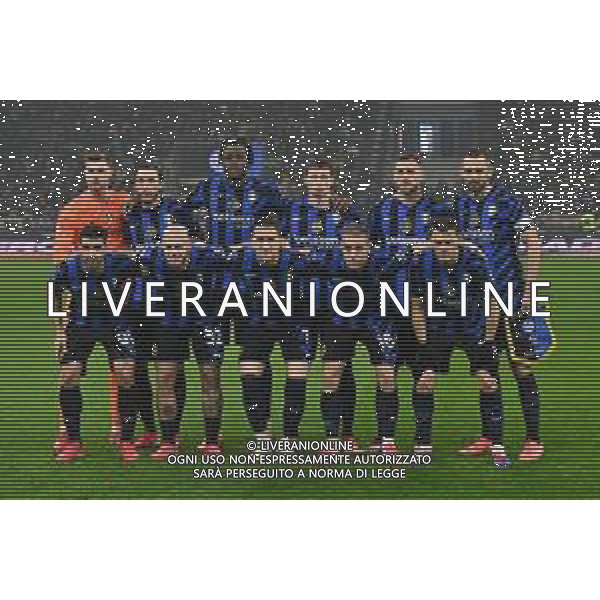 Inter vs Lazio nella foto formazione Inter, in piedi da SX Josep Martinez, Matteo Darmian, Yann Aurel Bisseck, Benjamin Pavard, Marko Arnautovic e Stefan de Vrij; in basso da SX Mehdi Taremi, Federico Dimarco, Piotr Zielinski, Davide Frattesi e Kristjan Asllani Milano 25-02-2025 Stadio Giuseppe Meazza - San Siro Coppa Italia Frecciarossa - quarti di finale foto Roberto Garavaglia/Agenzia Aldo Liverani sas