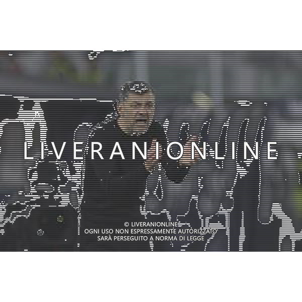Sergio Conceicao Head Coach of AC Milan claps the hand during Bologna BFC vs AC Milan, 9° Serie A Enilive 2024-25 game at Renato Dall\'Ara stadium in Bologna (BO), Italy, on February 27, 2025. (Photo by Davide Casentini)- AGENZIA ALDO LIVERANI SAS