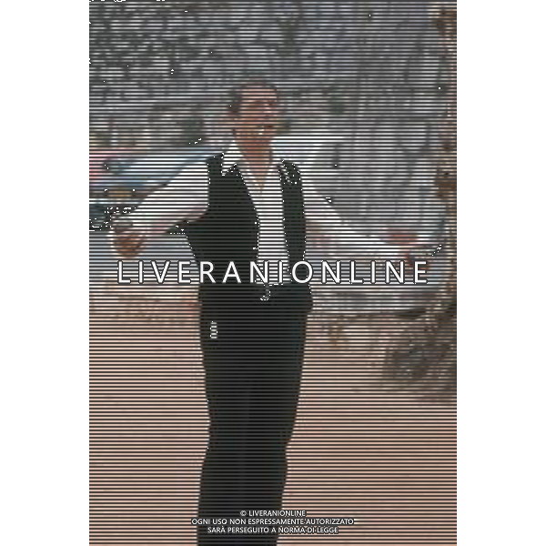 DIAP-RETROSPETTIVA YVES MONTAND ATTORE NELLA FOTO YVES MONTAND NELL\'ANNO 1973 GIOCA A BOCCE POINT SAINT PAUL DE VENCE AG ALDO LIVERANI SAS 