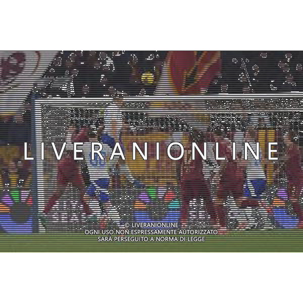 Roma vs Como Campionato Serie A Enilive - 27 Giornata Stadio Olimpico - Roma 02-03-2025 nella foto Kempf anticipa Svilar ©Federico Gaetano - AGENZIA ALDO LIVERANI SAS