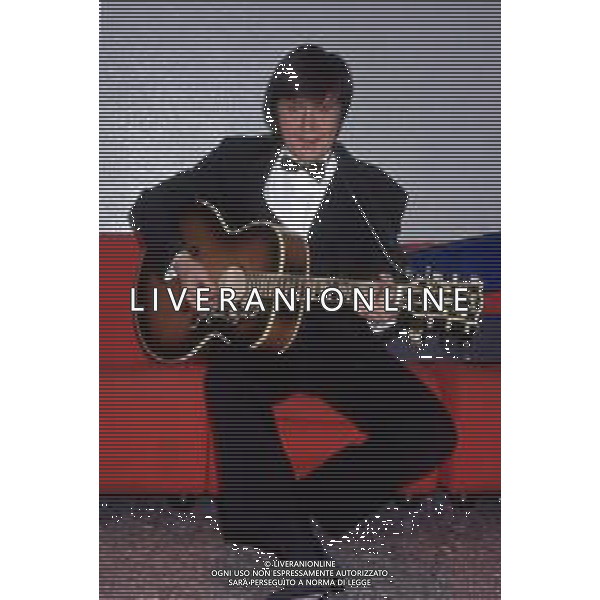 DIAP-RETROSPETTIVA BOBBY SOLO CANTANTE NELLA FOTO BOBBY SOLO NELL\'ANNO 1990 AG ALDO LIVERANI SAS