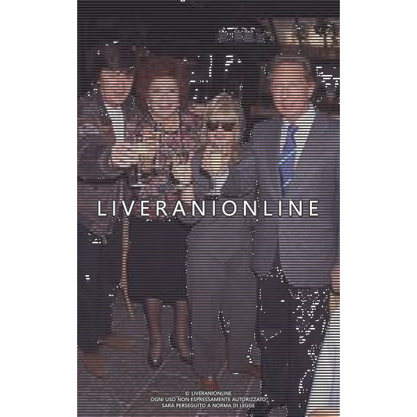 DIAP-RETROSPETTIVA BOBBY SOLO CANTANTE NELLA FOTO BOBBY SOLO CON RITA PAVONE NILLA PIZZAA E MIKE BONGIORNO NELL\'ANNO 1990 AG ALDO LIVERANI SAS