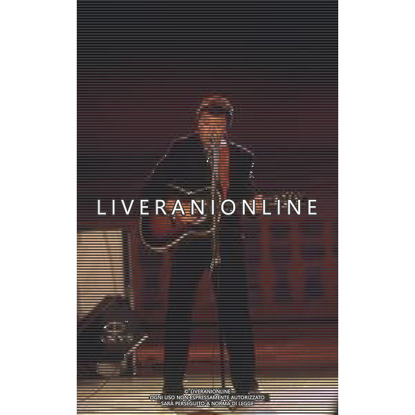 DIAP-RETROSPETTIVA BOBBY SOLO CANTANTE NELLA FOTO BOBBY SOLO NELL\'ANNO 1990 AG ALDO LIVERANI SAS