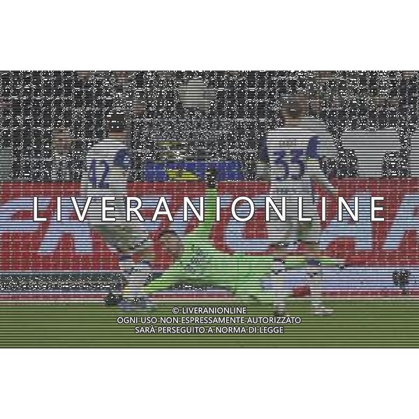 Lorenzo Montipo’ of Hellas Verona FC makes a save during Juventus FC vs Hellas Verona FC, 27° Serie A Enilive 2024-25 game at Allianz Stadium in Torino (TO), Italy, on March 03, 2025. (Photo by Davide Casentini) - AG ALDO LIVERANI SAS