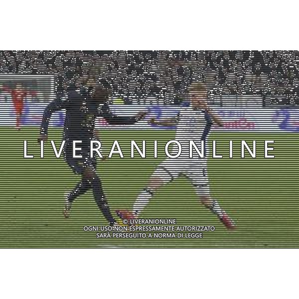 Randal Kolo Muani of Juventus FC battle for the ball with Nicolás Valentini of Hellas Verona FC during Juventus FC vs Hellas Verona FC, 27° Serie A Enilive 2024-25 game at Allianz Stadium in Torino (TO), Italy, on March 03, 2025. (Photo by Davide Casentini)- AG ALDO LIVERANI SAS