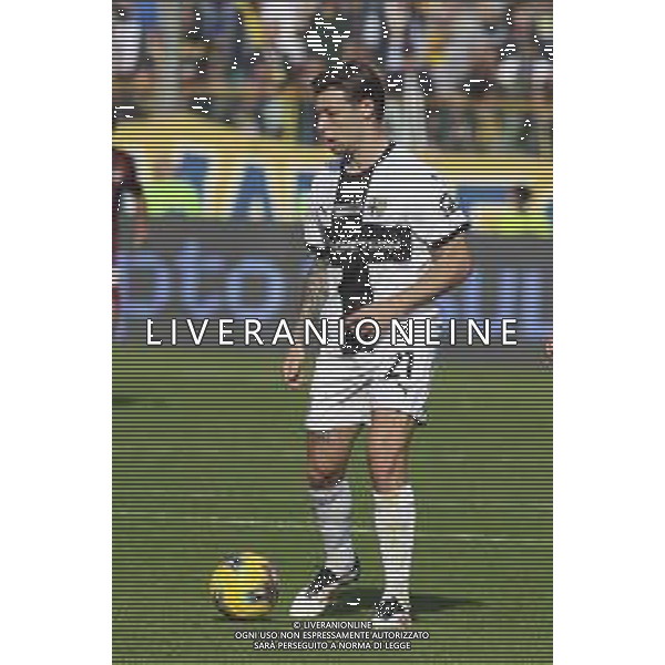 Alessandro Vogliacco of Parma AC play the ball during Parma Calcio vs Torino FC, 28° Serie A Enilive 2024-25 game at Ennio Tardini stadium in Parma (PR), Italy, on March 08, 2025. (Photo by Davide Casentini) AG ALDO LIVERANI SAS