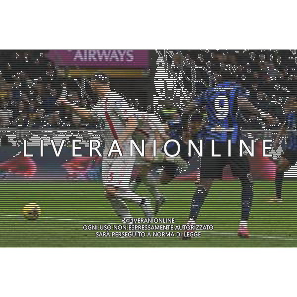 Inter vs Monza nella foto Lautaro Martinez (Inter) segna il gol del 3 a 2 Milano 08-03-2025 Stadio Giuseppe Meazza - San Siro Campionato Serie A Enilive - 28a giornata foto Roberto Garavaglia/Agenzia Aldo Liverani sas