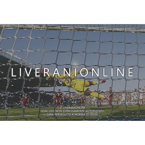 Zion Suzuki of Parma AC makes a save during Parma Calcio vs Torino FC, 28° Serie A Enilive 2024-25 game at Ennio Tardini stadium in Parma (PR), Italy, on March 08, 2025. (Photo by Davide Casentini) AG ALDO LIVERANI SAS