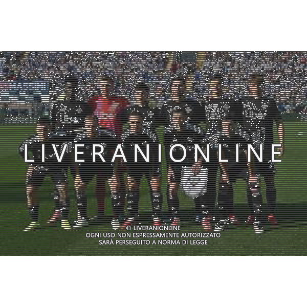 TVRG Como vs Venezia nella foto formazione Como, in piedi da SX Assane Diao, Jean Butez, Alex Valle, Edoardo Goldaniga, Fellipe Jack Ozilio e Nicolas Paz Martinez; in basso da SX Gabriel Strefezza, Ivan Smolcic, Maxence Caqueret, Lucas Da Cunha e Maximo Perrone Como 08-03-2025 Stadio Giuseppe Sinigaglia Campionato Serie A Enilive - 28a giornata foto Roberto Garavaglia/Agenzia Aldo Liverani sas