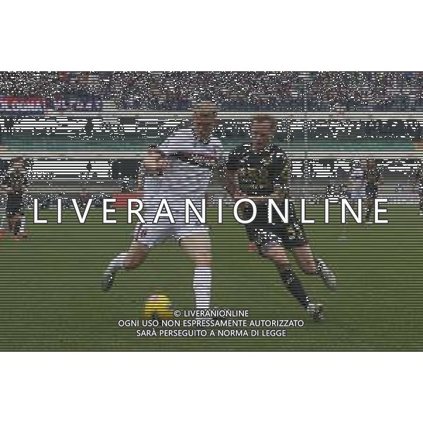 Jens Odgaard of Bologna FC battle for the ball with Ondrej Duda of Hellas Verona FC during Hellas Verona FC vs Bologna BFC, 28° Serie A Enilive 2024-25 game at Marcantonio Bentegodi stadium in Verona (VR), Italy, on March 09, 2025. (Photo by Davide Casentini) AG ALDO LIVERANI SAS