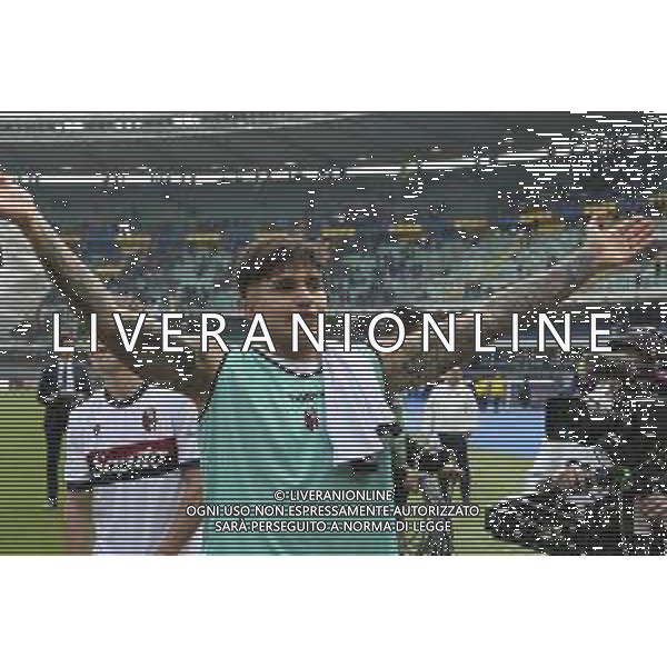 Santiago Castro of Bologna FC celebrate the victory at the end of during Hellas Verona FC vs Bologna BFC, 28° Serie A Enilive 2024-25 game at Marcantonio Bentegodi stadium in Verona (VR), Italy, on March 09, 2025. (Photo by Davide Casentini) AG ALDO LIVERANI SAS