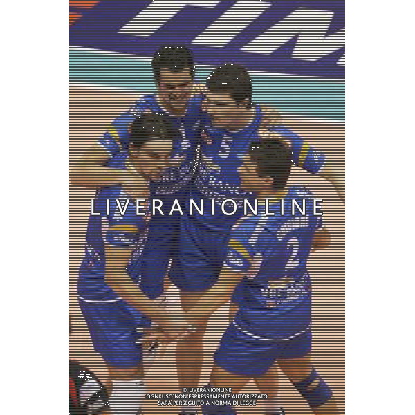 Forli\' 28/01/2006 Final Four Tim coppa italia Volley Itas Diatec Trentino - Bre Banca Lannutti Cuneo nella foto: esultanza di Wijsmans Wout, Godoy Filho Gilberto Amauri GIBA, coscione manuel e omrcen igor ph rosa/agenzia aldo liverani