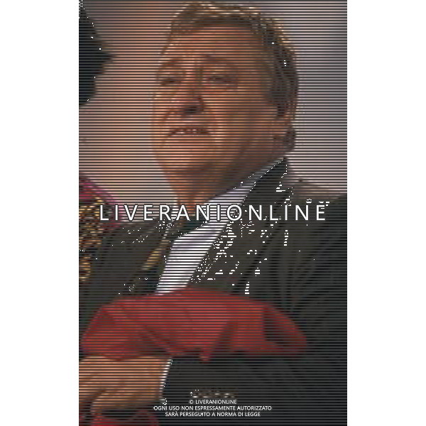 DIAP-RETROSPETTIVA MARIO MEROLA CANTANTE E ATTORE NELLA FOTO MARIO MEROLA NELL\'ANNO 1993 OSPITE DELLLA TRASMISSIONE TELEVISIVA “SCHERZI A PARTE\'  AG ALDO LIVERANI SAS 