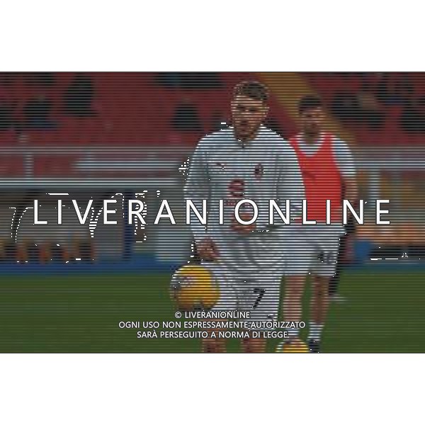 TVEM March 8, 2025 Lecce, Italy - US Lecce vs AC Milan - Italian soccer serie A 2024/25 - Via Del Mare Stadium. In the pic: Santiago Gimenez of AC Milan foto emmanuele mastodonato-ag aldo liverani sas