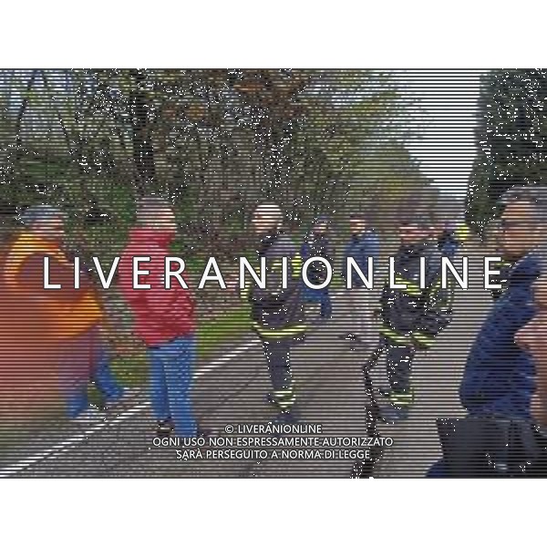 IMOLA 14 03 2025 FIUME SANTERNO IN PIENA NELLA FOTO VIA PIEVE DI SANT\'ANDREA STRADA FRANATA DOPO LE PIOGGIE INTENSE SUL POSTO SINDACO DI IMOLA MARCO PANIERI,I VIGILI DEL FUOCO, OPERATORI COMUNALI E RESIDENTI BLOCCATI FOTO GIANNA SANNA-AG ALDO LIVERANI SAS