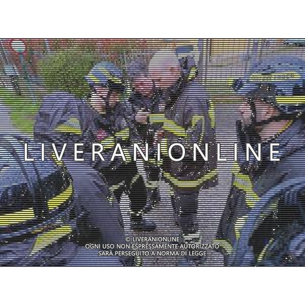 IMOLA 14 03 2025 FIUME SANTERNO IN PIENA NELLA FOTO VIA PIEVE DI SANT\'ANDREA STRADA FRANATA DOPO LE PIOGGIE INTENSE SUL POSTO SINDACO DI IMOLA MARCO PANIERI,I VIGILI DEL FUOCO, OPERATORI COMUNALI E RESIDENTI BLOCCATI FOTO GIANNA SANNA-AG ALDO LIVERANI SAS