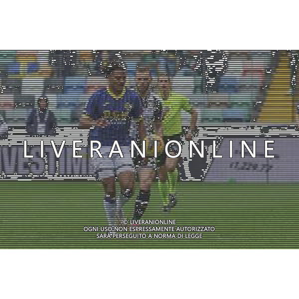 Amin Sarr of Hellas Verona FC play the ball during Udinese Calcio vs Hellas Verona FC, 29° Serie A Enilive 2024-25 game at Bluenergy stadium in Udine (UD), Italy, on March 15, 2025. (Photo by Davide Casentini) - AGENZIA ALDO LIVERANI SAS
