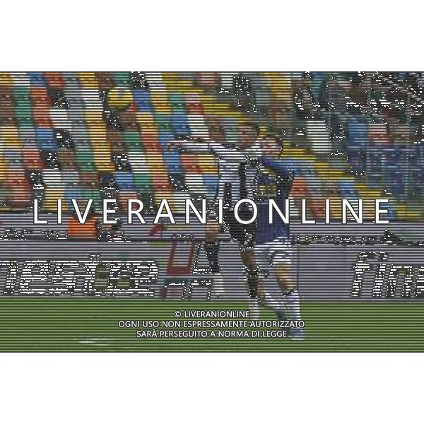 Alexis Sanchez of Udinese FC battle for the ball with Diego Coppola of Hellas Verona FC during Udinese Calcio vs Hellas Verona FC, 29° Serie A Enilive 2024-25 game at Bluenergy stadium in Udine (UD), Italy, on March 15, 2025. (Photo by Davide Casentini) - AGENZIA ALDO LIVERANI SAS