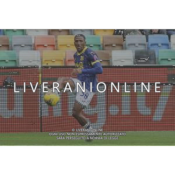 Jackson Tchatchoua of Hellas Verona FC play the ball during Udinese Calcio vs Hellas Verona FC, 29° Serie A Enilive 2024-25 game at Bluenergy stadium in Udine (UD), Italy, on March 15, 2025. (Photo by Davide Casentini) - AGENZIA ALDO LIVERANI SAS