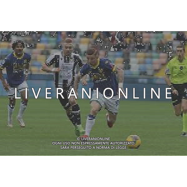 Tomas Suslov of Hellas Verona FC play the ball during Udinese Calcio vs Hellas Verona FC, 29° Serie A Enilive 2024-25 game at Bluenergy stadium in Udine (UD), Italy, on March 15, 2025. (Photo by Davide Casentini) - AGENZIA ALDO LIVERANI SAS