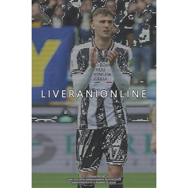 Lorenzo Lucca of Udinese FC claps the hand during Udinese Calcio vs Hellas Verona FC, 29° Serie A Enilive 2024-25 game at Bluenergy stadium in Udine (UD), Italy, on March 15, 2025. (Photo by Davide Casentini) - AGENZIA ALDO LIVERANI SAS