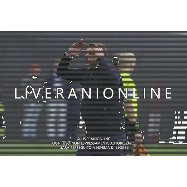 Paolo Zanetti Head Coach of Hellas Verona FC gestures during Udinese Calcio vs Hellas Verona FC, 29° Serie A Enilive 2024-25 game at Bluenergy stadium in Udine (UD), Italy, on March 15, 2025. (Photo by Davide Casentini)- AGENZIA ALDO LIVERANI SAS
