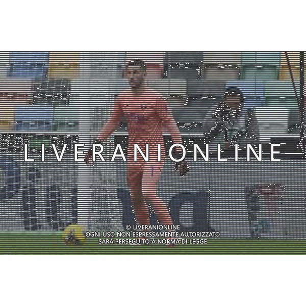 Lorenzo Montipò of Hellas Verona FC play the ball during Udinese Calcio vs Hellas Verona FC, 29° Serie A Enilive 2024-25 game at Bluenergy stadium in Udine (UD), Italy, on March 15, 2025. (Photo by Davide Casentini)- AGENZIA ALDO LIVERANI SAS