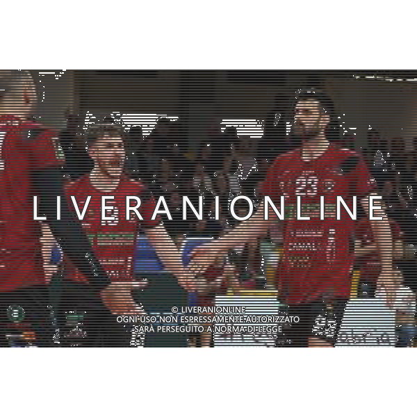 Reggio Calabria 16/03/2025 Volley Maschile Play Off Campionato serie A3. Domotek RC vs Aurispa Lecce. In foto: Esultanza dopo il punto Lazzaretto e Pugliatti Domotek RC . Foto: Pasquale Garreffa Agenzia Liverani SAS