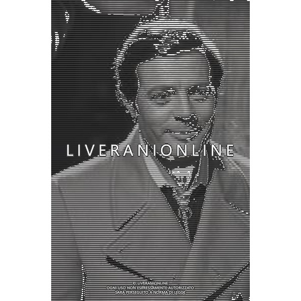 NEG-RETROSPETTIVA MARCELLO MASTROIANNI ATTORE NELLA FOTO MARCELLO MASTROIANNI SUL SET DEL FILM“AMANTI“ NELL\'ANNO 1968 A CORTINA D\'AMPEZZO AG ALDO LIVERANI SAS 
