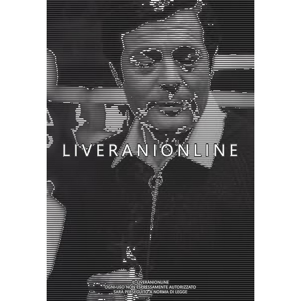 NEG-RETROSPETTIVA MARCELLO MASTROIANNI ATTORE NELLA FOTO MARCELLO MASTROIANNI SUL SET DEL FILM“AMANTI“ NELL\'ANNO 1968 A CORTINA D\'AMPEZZO AG ALDO LIVERANI SAS 