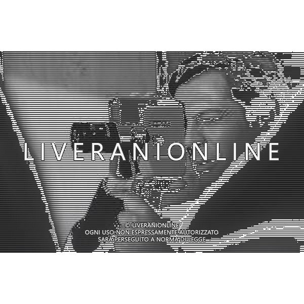 NEG-RETROSPETTIVA MARCELLO MASTROIANNI ATTORE NELLA FOTO MARCELLO MASTROIANNI SUL SET DEL FILM“AMANTI“ NELL\'ANNO 1968 A CORTINA D\'AMPEZZO AG ALDO LIVERANI SAS 