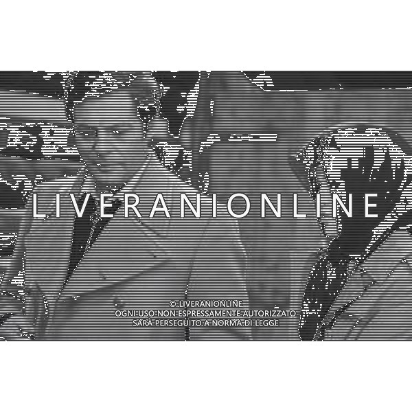 NEG-RETROSPETTIVA MARCELLO MASTROIANNI ATTORE NELLA FOTO MARCELLO MASTROIANNI SUL SET DEL FILM“AMANTI“ NELL\'ANNO 1968 A CORTINA D\'AMPEZZO AG ALDO LIVERANI SAS 