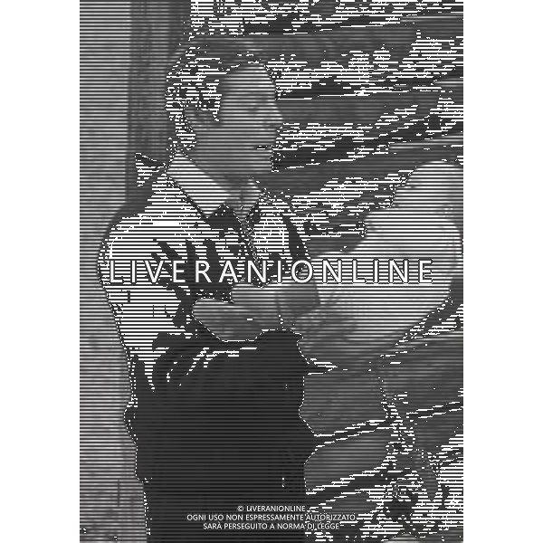 NEG-RETROSPETTIVA MARCELLO MASTROIANNI ATTORE NELLA FOTO MARCELLO MASTROIANNI SUL SET DEL FILM“AMANTI“ NELL\'ANNO 1968 A CORTINA D\'AMPEZZO AG ALDO LIVERANI SAS 