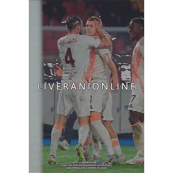 TVEM March 29, 2025 Lecce, Italy - US Lecce vs AS Roma - Italian soccer serie A 2024/25 - Via Del Mare Stadium. In the pic: Artem Dovbyk of AS Roma celebrates after scoring a goal with teammates ©TVEM Emmanuele Mastrodonato - AGENZIA ALDO LIVERANI SAS