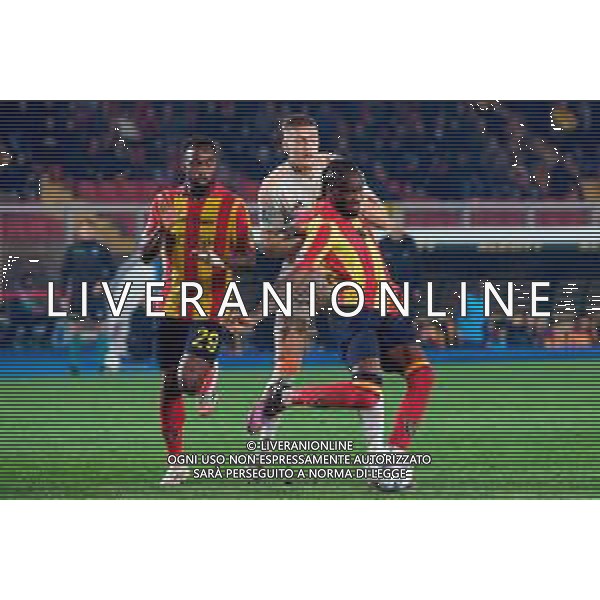 TVEM March 29, 2025 Lecce, Italy - US Lecce vs AS Roma - Italian soccer serie A 2024/25 - Via Del Mare Stadium. In the pic: Kialonda Gaspar of US Lecce in action against Artem Dovbyk of AS Roma ©TVEM Emmanuele Mastrodonato - AGENZIA ALDO LIVERANI SAS