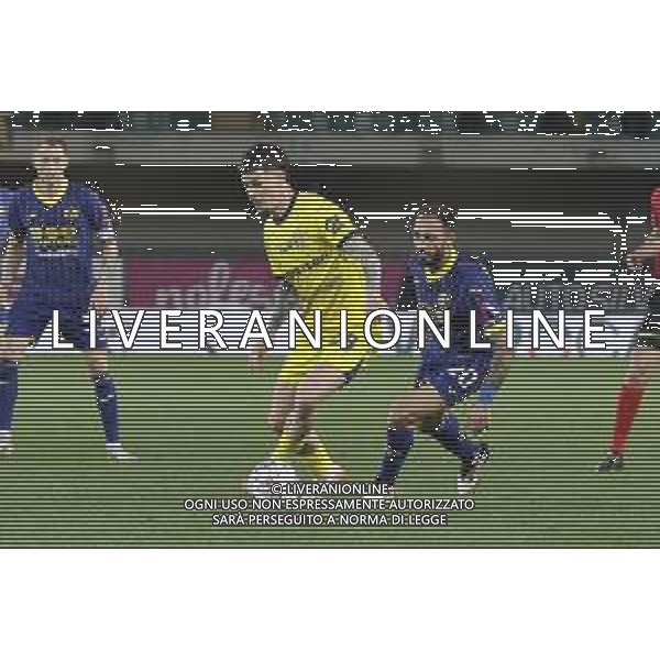 Dennis Man of Parma AC play the ball during Hellas Verona FC vs AC Parma, 30° Serie A Enilive 2024-25 game at Marcantonio Bentegodi stadium in Verona (VR), Italy, on March 31, 2025. (Photo by Davide Casentini) - AGENZIA ALDO LIVERANI SAS