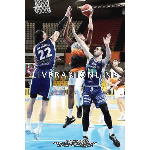 Reggio Calabria 30/03/2025 PalaCalafiore Basket Campionato serie B Interregionale Play In Gold. Redel Viola RC vs Dinamo Brindisi. In foto Ani Redel Viola RC - Di Ianni e Beltadze Dinamo Brindisi Foto Pasquale Garreffa Agenzia Aldo Liverani SAS