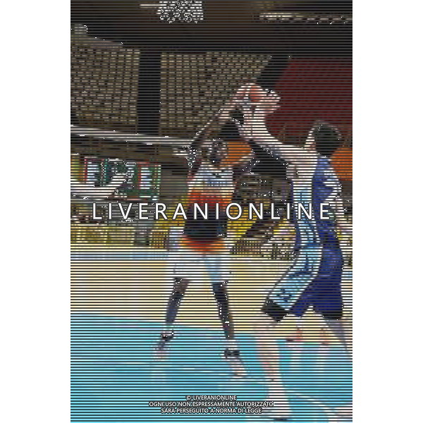 Reggio Calabria 30/03/2025 PalaCalafiore Basket Campionato serie B Interregionale Play In Gold. Redel Viola RC vs Dinamo Brindisi. In foto Bangu Redel Viola RC - Di Ianni Dinamo Brindisi Foto Pasquale Garreffa Agenzia Aldo Liverani SAS