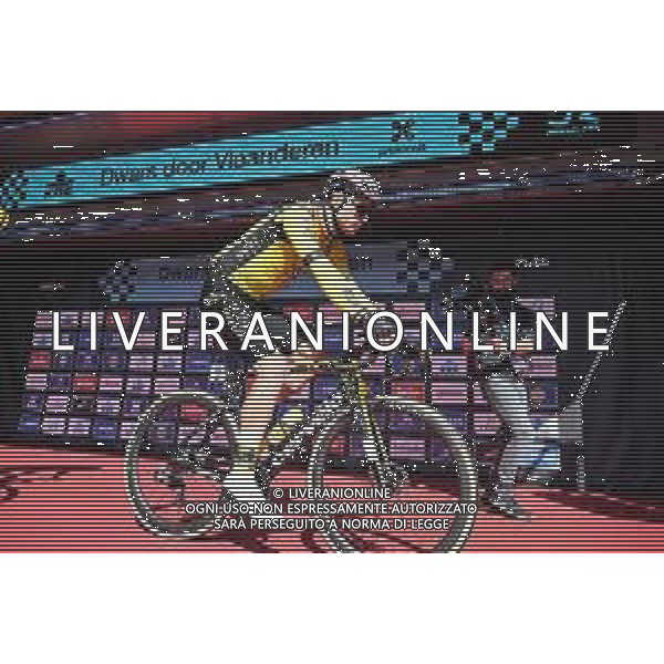 02-04-2025 Dwars Door Vlaanderen; 2025, Visma - Lease A Bike; Van Aert, Wout; Roeselare; ©SIROTTI - AGENZIA ALDO LIVERANI SAS