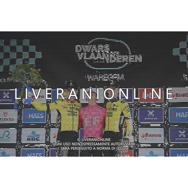 02-04-2025 Dwars Door Vlaanderen; 2025, Ef Education - Easypost; 2025, Visma - Lease A Bike; Powless, Neilson; Van Aert, Wout; Benoot, Tiesj; Waregem; ©SIROTTI - AGENZIA ALDO LIVERANI SAS