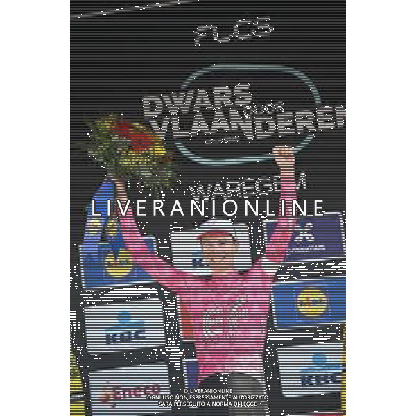 02-04-2025 Dwars Door Vlaanderen; 2025, Ef Education - Easypost; Powless, Neilson; Waregem; ©SIROTTI - AGENZIA ALDO LIVERANI SAS