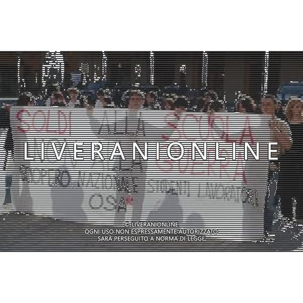 IMOLA 04 04 2025 SCIOPERO DEGLI studenti IMOLESI e precari contro i tagli all\'istruzione ©SANNA - AGENZIA ALDO LIVERANI SAS