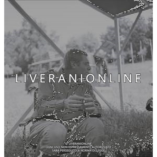 NEG-RETROSPETTIVA MARCELLO MASTROIANNI ATTORE NELLA FOTO MARCELLO MASTROIANNI SUL SET DEL FILM “ LA DECIMA VITTIMA“ NELL\'ANNO 1965 AG ALDO LIVERANI SAS 