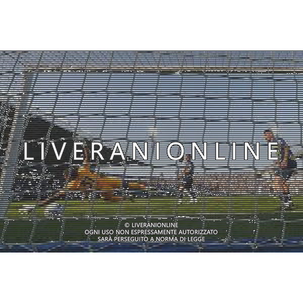 Matteo Darmian of Inter FC scores a goal during Parma Calcio vs Internazionale FC, 31° Serie A Enilive 2024-25 game at Ennio Tardini stadium in Parma (PR), Italy, on April 05, 2025. (Photo by Davide Casentini)- AGENZIA ALDO LIVERANI SAS